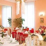 Hotel Le Parc Des Fees Retaurant & La Bourboule